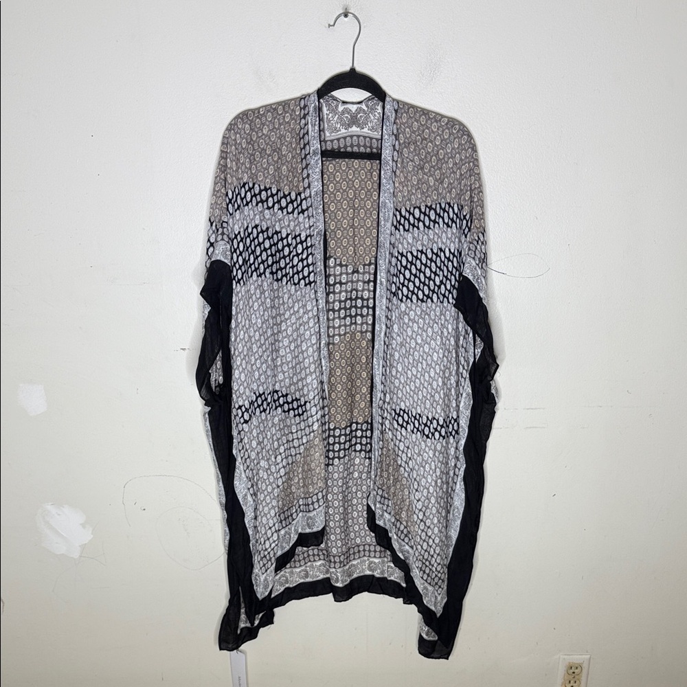 Modena Women's Black and Gray Patterned Open Front Poncho One Size